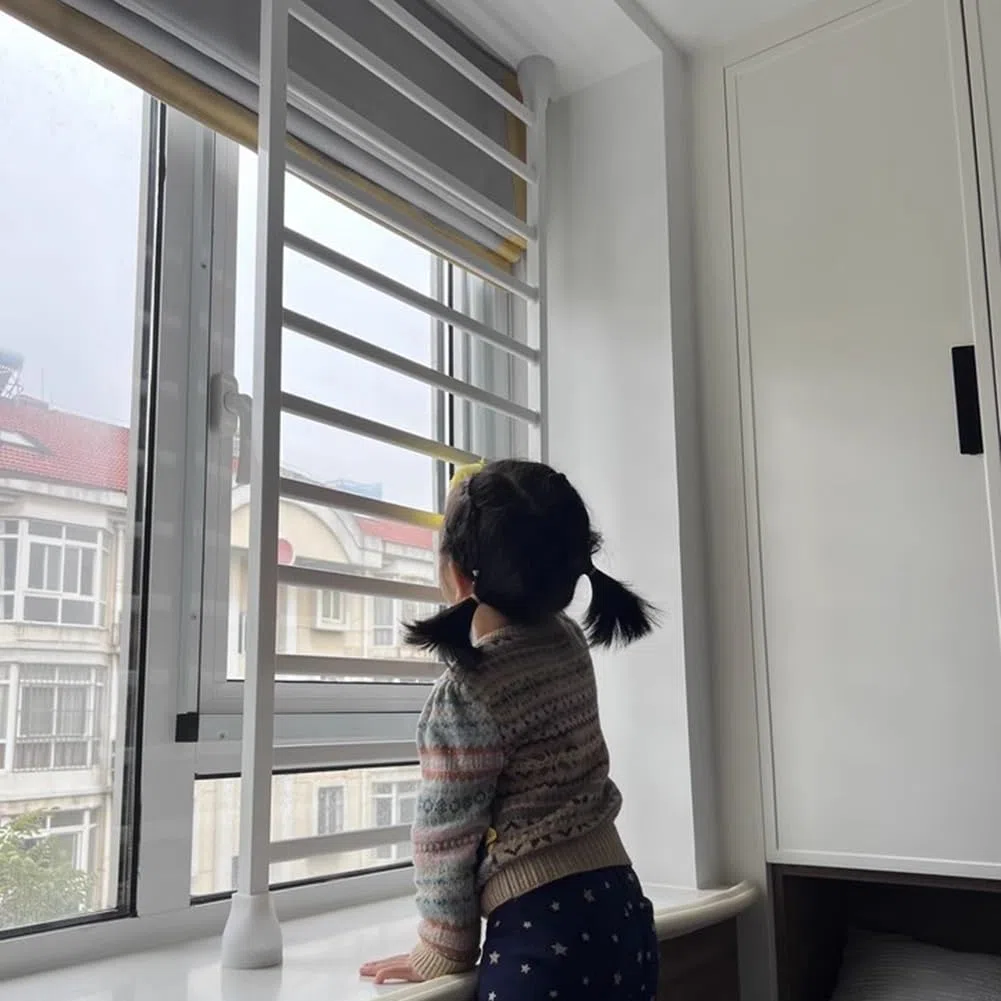 Generisch Kratka ochronna na okno dla dzieci, bezpieczna dla dzieci kratka wewnętrzna zapewnia bezpieczeństwo w domu, zapobiega przypadkowemu upadkowi balustrad włamaniowych (60 x 108 cm)